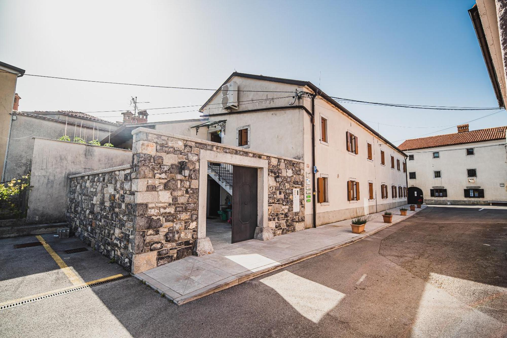 Guesthouse Muha Lipica Exterior photo