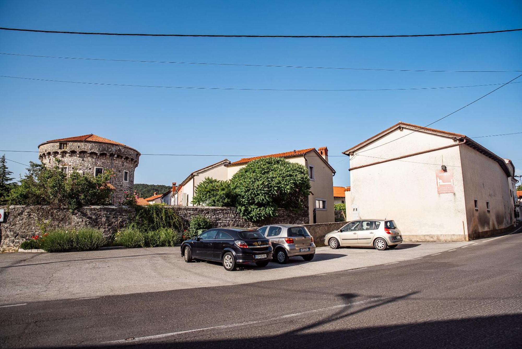 Guesthouse Muha Lipica Exterior photo